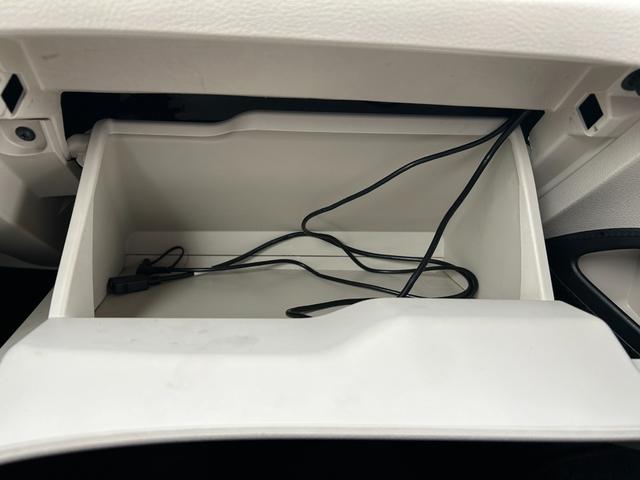 シエンタ Ｘ　Ｂｌｕｅｔｏｏｔｈ・ＥＴＣ・ＬＥＤライト・衝突軽減・横滑り防止・Ｂカメラ・レーンキープ・三列シート・ウォークスルー　・レーンキープ・フルフラット・アイドリングストップ・オートハイビーム・メモリーナビ（59枚目）