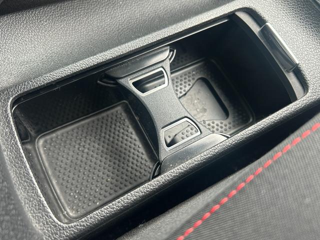 ゴルフ ＧＴＩ　ＥＴＣ・ドラレコ・ディスチャージドランプ・クルコン・社外ナビ・フロントフォグランプ・リアフォグランプ・純正アルミ・横滑り防止装置・ミュージックサーバー・パドルシフト・ワンセグＴＶ・盗難防止・Ｗエアコン（35枚目）