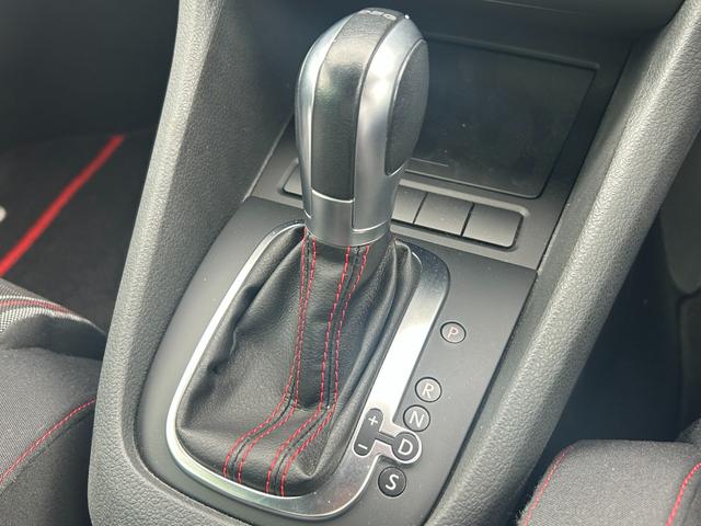 ゴルフ ＧＴＩ　ＥＴＣ・ドラレコ・ディスチャージドランプ・クルコン・社外ナビ・フロントフォグランプ・リアフォグランプ・純正アルミ・横滑り防止装置・ミュージックサーバー・パドルシフト・ワンセグＴＶ・盗難防止・Ｗエアコン（38枚目）
