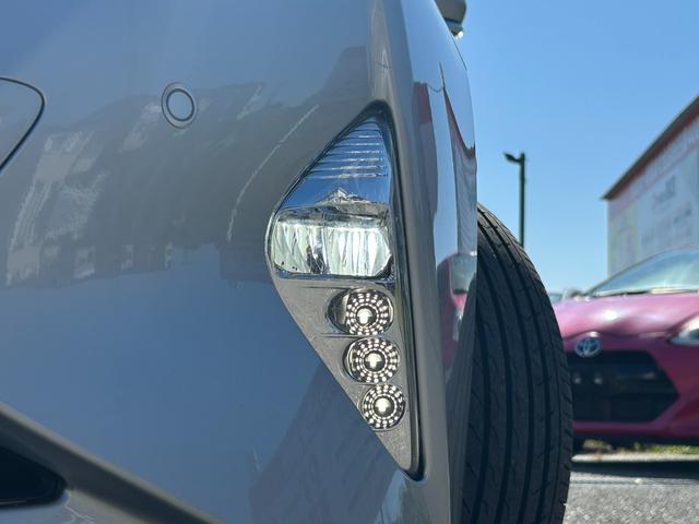 プリウス Sセーフティプラス トヨタセーフティーセンス・純正9型ナビ・バックカメラ・ETC・ドラレコ・クルコン・プッシュスタート・Bluetooth・LEDヘッド・純正アルミ・パーキングアシスト・コーナーセンサー・フルセグ・フォグ(12枚目)