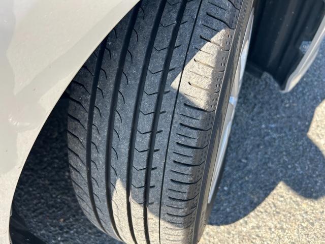 プリウス Sセーフティプラス トヨタセーフティーセンス・純正9型ナビ・バックカメラ・ETC・ドラレコ・クルコン・プッシュスタート・Bluetooth・LEDヘッド・純正アルミ・パーキングアシスト・コーナーセンサー・フルセグ・フォグ(17枚目)