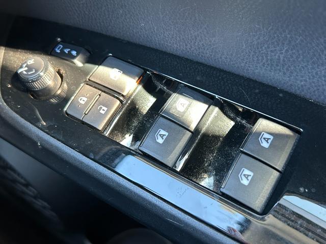 プリウス Sセーフティプラス トヨタセーフティーセンス・純正9型ナビ・バックカメラ・ETC・ドラレコ・クルコン・プッシュスタート・Bluetooth・LEDヘッド・純正アルミ・パーキングアシスト・コーナーセンサー・フルセグ・フォグ(38枚目)