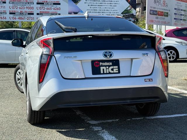 プリウス S トヨタ純正ナビ・ビルトインETC・Bluetooth・TV・LEDヘッドライト・純正アルミホイール・電動格納ミラー・ウィンカーミラー・オートエアコン・横滑り防止装置・プッシュスタート・スマートキー(17枚目)