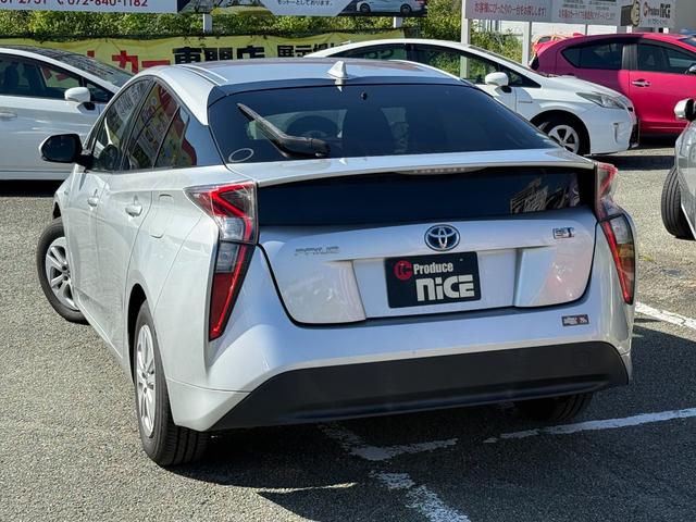 プリウス S トヨタ純正ナビ・ビルトインETC・Bluetooth・TV・LEDヘッドライト・純正アルミホイール・電動格納ミラー・ウィンカーミラー・オートエアコン・横滑り防止装置・プッシュスタート・スマートキー(18枚目)