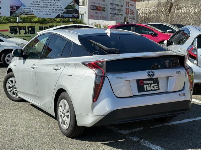 プリウス S トヨタ純正ナビ・ビルトインETC・Bluetooth・TV・LEDヘッドライト・純正アルミホイール・電動格納ミラー・ウィンカーミラー・オートエアコン・横滑り防止装置・プッシュスタート・スマートキー(20枚目)