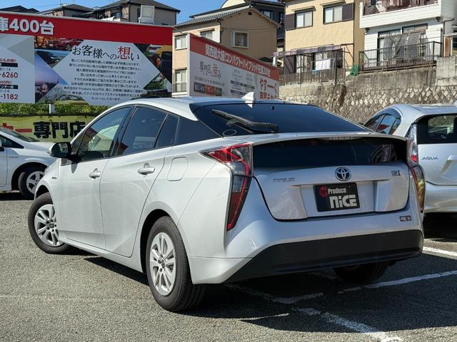 プリウス S トヨタ純正ナビ・ビルトインETC・Bluetooth・TV・LEDヘッドライト・純正アルミホイール・電動格納ミラー・ウィンカーミラー・オートエアコン・横滑り防止装置・プッシュスタート・スマートキー(21枚目)