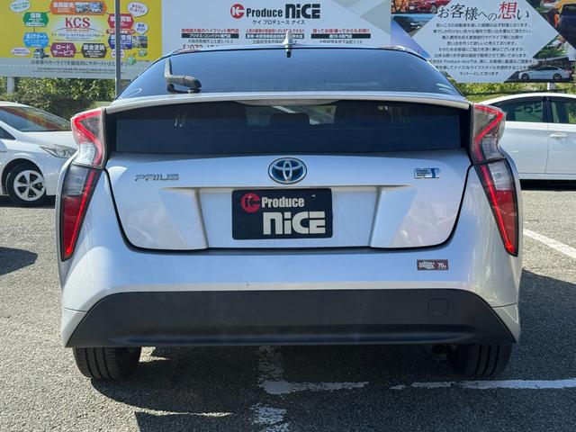 プリウス S トヨタ純正ナビ・ビルトインETC・Bluetooth・TV・LEDヘッドライト・純正アルミホイール・電動格納ミラー・ウィンカーミラー・オートエアコン・横滑り防止装置・プッシュスタート・スマートキー(22枚目)