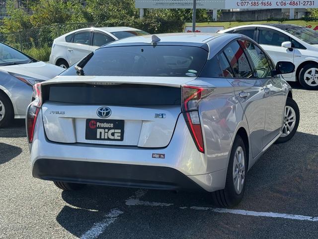 プリウス S トヨタ純正ナビ・ビルトインETC・Bluetooth・TV・LEDヘッドライト・純正アルミホイール・電動格納ミラー・ウィンカーミラー・オートエアコン・横滑り防止装置・プッシュスタート・スマートキー(31枚目)