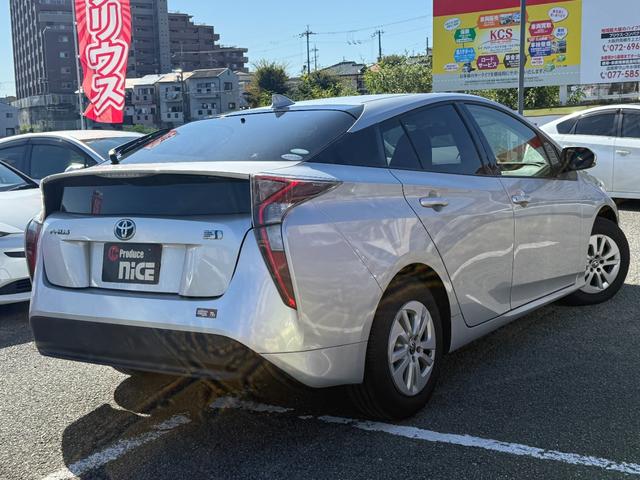 プリウス S トヨタ純正ナビ・ビルトインETC・Bluetooth・TV・LEDヘッドライト・純正アルミホイール・電動格納ミラー・ウィンカーミラー・オートエアコン・横滑り防止装置・プッシュスタート・スマートキー(34枚目)
