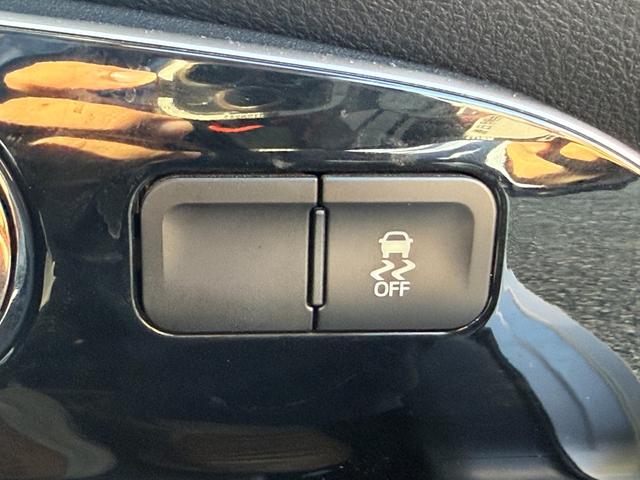 プリウス S トヨタ純正ナビ・ビルトインETC・Bluetooth・TV・LEDヘッドライト・純正アルミホイール・電動格納ミラー・ウィンカーミラー・オートエアコン・横滑り防止装置・プッシュスタート・スマートキー(36枚目)