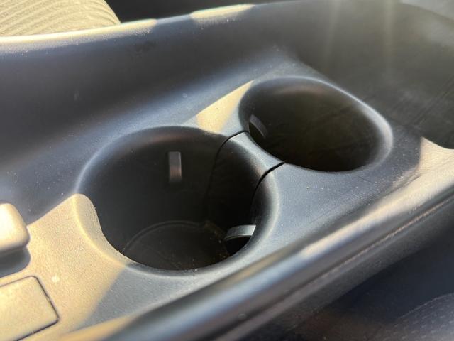 プリウス S トヨタ純正ナビ・ビルトインETC・Bluetooth・TV・LEDヘッドライト・純正アルミホイール・電動格納ミラー・ウィンカーミラー・オートエアコン・横滑り防止装置・プッシュスタート・スマートキー(39枚目)