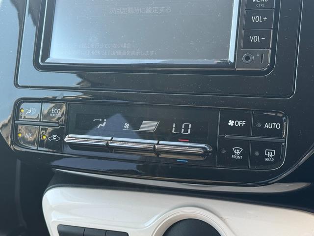 プリウス S トヨタ純正ナビ・ビルトインETC・Bluetooth・TV・LEDヘッドライト・純正アルミホイール・電動格納ミラー・ウィンカーミラー・オートエアコン・横滑り防止装置・プッシュスタート・スマートキー(42枚目)