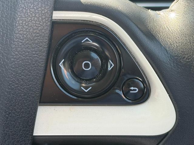 プリウス S トヨタ純正ナビ・ビルトインETC・Bluetooth・TV・LEDヘッドライト・純正アルミホイール・電動格納ミラー・ウィンカーミラー・オートエアコン・横滑り防止装置・プッシュスタート・スマートキー(48枚目)