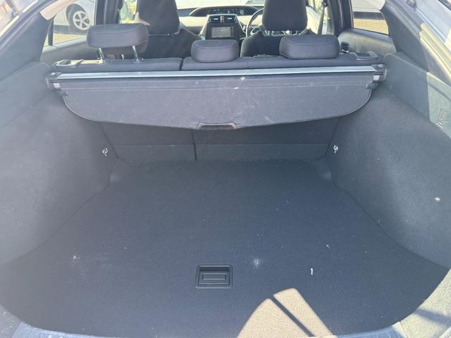 プリウス S トヨタ純正ナビ・ビルトインETC・Bluetooth・TV・LEDヘッドライト・純正アルミホイール・電動格納ミラー・ウィンカーミラー・オートエアコン・横滑り防止装置・プッシュスタート・スマートキー(55枚目)