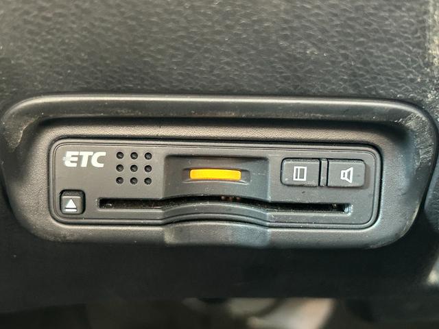 ヴェゼル ハイブリッドX あんしんパッケージ・ホンダインターナビ・パドルシフト・クルコン・スマキー・電子パーキング・バックカメラ・ビルトインETC・LEDヘッドライト・フォグランプ・純正アルミ・ドラレコ・ワンセグTV・(36枚目)