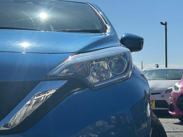 ノート X エマージェンシーブレーキ・日産純正ナビ・コーナーセンサー・ETC・レーンキープ・プッシュスタート・スマートキー・電動格納ミラー・ウィンカーミラー・パワーウィンドウ・横滑り防止装置・CD・パワステ!!!(9枚目)