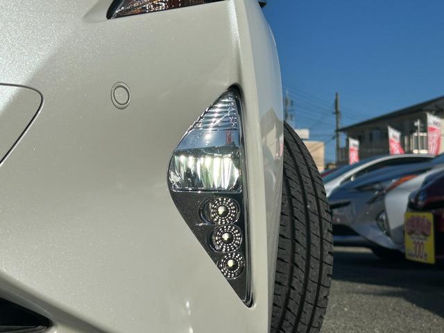プリウス S 衝突軽減ブレーキ・9型ナビ・クルコン・ETC・バックカメラ・ドラレコ・コーナーセンサー・ヘッドアップディスプレイ・純正アルミ・パーキングアシスト・Bluetooth・LEDヘッド・フォグ・レーンキープ(12枚目)