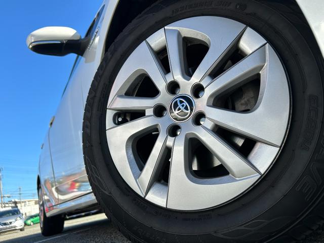 プリウス S 衝突軽減ブレーキ・9型ナビ・クルコン・ETC・バックカメラ・ドラレコ・コーナーセンサー・ヘッドアップディスプレイ・純正アルミ・パーキングアシスト・Bluetooth・LEDヘッド・フォグ・レーンキープ(16枚目)