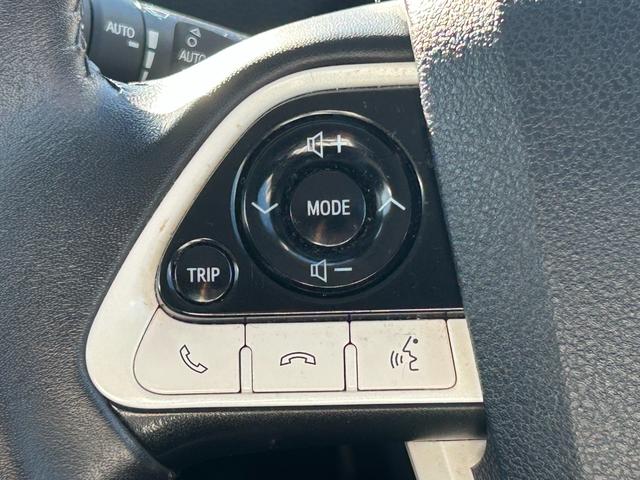 プリウス S 衝突軽減ブレーキ・9型ナビ・クルコン・ETC・バックカメラ・ドラレコ・コーナーセンサー・ヘッドアップディスプレイ・純正アルミ・パーキングアシスト・Bluetooth・LEDヘッド・フォグ・レーンキープ(49枚目)