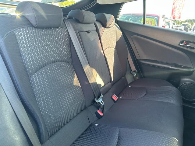 プリウス S 衝突軽減ブレーキ・9型ナビ・クルコン・ETC・バックカメラ・ドラレコ・コーナーセンサー・ヘッドアップディスプレイ・純正アルミ・パーキングアシスト・Bluetooth・LEDヘッド・フォグ・レーンキープ(55枚目)