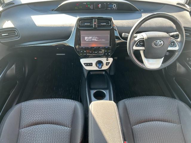 プリウス S 衝突軽減ブレーキ・9型ナビ・クルコン・ETC・バックカメラ・ドラレコ・コーナーセンサー・ヘッドアップディスプレイ・純正アルミ・パーキングアシスト・Bluetooth・LEDヘッド・フォグ・レーンキープ(61枚目)