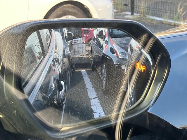 プリウス SセーフティプラスII TOYOTAセーフティセンス・クルコン・全周囲カメラ・純正ナビ・バックカメラ・コーナーセンサー・ETC・ドラレコ・ブラインドスポットモニター・Bluetooth・LEDヘッドライト・純正アルミホイール(16枚目)