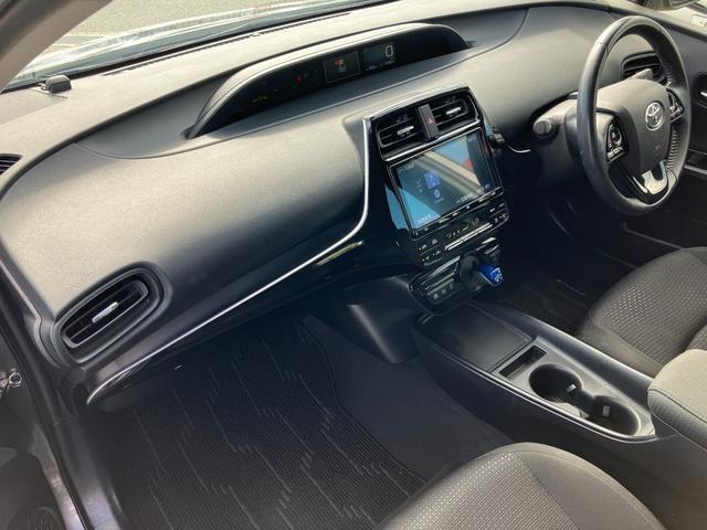 プリウス SセーフティプラスII TOYOTAセーフティセンス・クルコン・全周囲カメラ・純正ナビ・バックカメラ・コーナーセンサー・ETC・ドラレコ・ブラインドスポットモニター・Bluetooth・LEDヘッドライト・純正アルミホイール(64枚目)