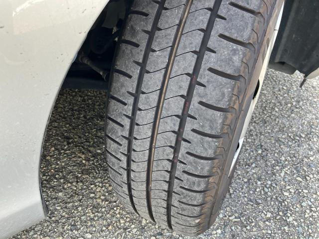 アクア L 衝突軽減ブレーキ・ETC・社外ナビ・バックカメラ・コーナーセンサー・Bluetooth・レーンキープ・ワンセグ・横滑り防止・オートハイビーム・オートエアコン・パワーウィンドウ・ABS・電動格納ミラー(15枚目)