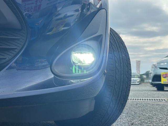 アクア Sスタイルブラック 衝突軽減ブレーキ・Pスタート・スマートキー・純正9型ナビ・シートヒーター・LEDヘッド・Bカメラ・ビルトインETC2.0・フォグ・Bluetooth・フルセグ・レーンキープ・オートマチックハイビーム!(12枚目)