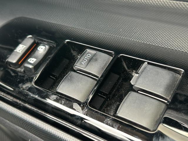 アクア Sスタイルブラック 衝突軽減ブレーキ・Pスタート・スマートキー・純正9型ナビ・シートヒーター・LEDヘッド・Bカメラ・ビルトインETC2.0・フォグ・Bluetooth・フルセグ・レーンキープ・オートマチックハイビーム!(38枚目)