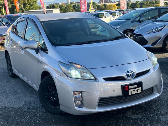 プリウス Ｓ　トヨタ純正ナビ・バックカメラ・ＥＴＣ・ＨＩＤヘッドライト・純正アルミホイール・コーナーセンサー・フロントフォグランプ・プッシュスタート・スマートキー・ＴＶ・フルフラットシート・パワーウィンドウ・ミラー（8枚目）