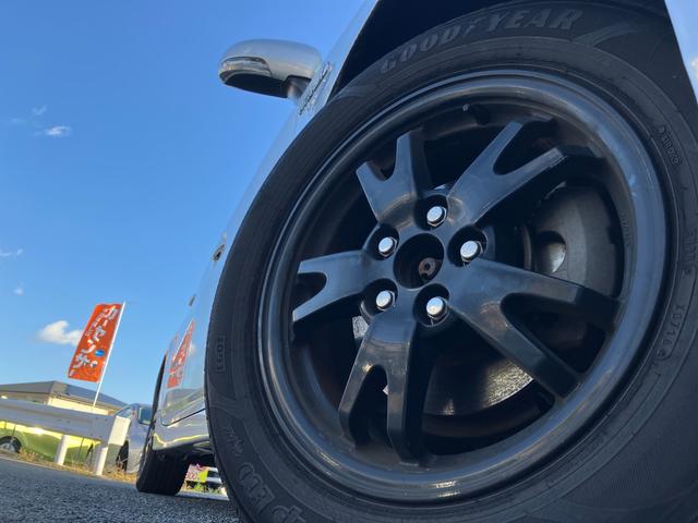 プリウス Ｓ　トヨタ純正ナビ・バックカメラ・ＥＴＣ・ＨＩＤヘッドライト・純正アルミホイール・コーナーセンサー・フロントフォグランプ・プッシュスタート・スマートキー・ＴＶ・フルフラットシート・パワーウィンドウ・ミラー（15枚目）