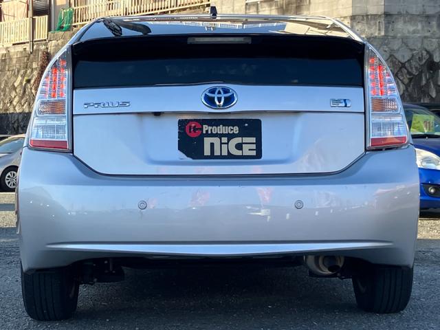 プリウス Ｓ　トヨタ純正ナビ・バックカメラ・ＥＴＣ・ＨＩＤヘッドライト・純正アルミホイール・コーナーセンサー・フロントフォグランプ・プッシュスタート・スマートキー・ＴＶ・フルフラットシート・パワーウィンドウ・ミラー（21枚目）