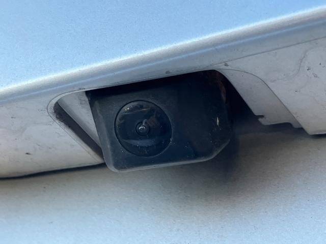 プリウス Ｓ　トヨタ純正ナビ・バックカメラ・ＥＴＣ・ＨＩＤヘッドライト・純正アルミホイール・コーナーセンサー・フロントフォグランプ・プッシュスタート・スマートキー・ＴＶ・フルフラットシート・パワーウィンドウ・ミラー（24枚目）