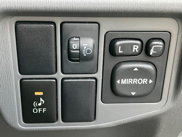 プリウス Ｓ　トヨタ純正ナビ・バックカメラ・ＥＴＣ・ＨＩＤヘッドライト・純正アルミホイール・コーナーセンサー・フロントフォグランプ・プッシュスタート・スマートキー・ＴＶ・フルフラットシート・パワーウィンドウ・ミラー（34枚目）