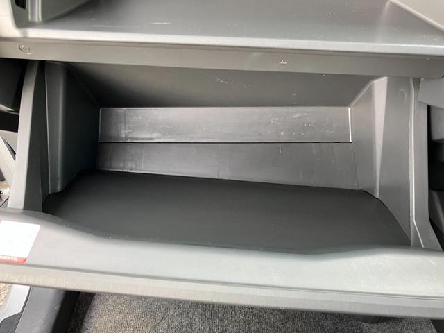 プリウス Ｓ　トヨタ純正ナビ・バックカメラ・ＥＴＣ・ＨＩＤヘッドライト・純正アルミホイール・コーナーセンサー・フロントフォグランプ・プッシュスタート・スマートキー・ＴＶ・フルフラットシート・パワーウィンドウ・ミラー（61枚目）