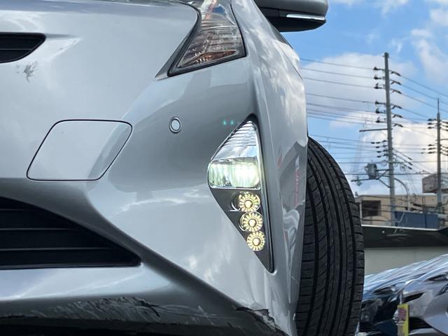 プリウス Ｓセーフティプラス　衝突軽減ブレーキ・クルコン・ヘッドアップディスプレイ・純正ナビ・バックカメラ・ビルトインＥＴＣ・レーンキープ・オートマチックハイビーム・コーナーセンサー・Ｂｌｕｅｔｏｏｔｈ・ＬＥＤヘッドライト・フォグ（12枚目）