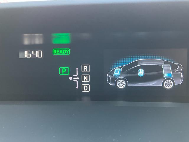 プリウス Ｓセーフティプラス　衝突軽減ブレーキ・クルコン・ヘッドアップディスプレイ・純正ナビ・バックカメラ・ビルトインＥＴＣ・レーンキープ・オートマチックハイビーム・コーナーセンサー・Ｂｌｕｅｔｏｏｔｈ・ＬＥＤヘッドライト・フォグ（46枚目）