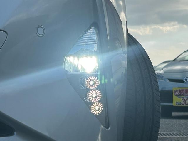 プリウス Sセーフティプラス トヨタセーフティーセンス・バックカメラ・ETC2.0・純正ナビ・LED・ドラレコ・プッシュスタート・純正AW・Bluetooth・クルコン・コーナーセンサー・Pアシスト・フルセグ・LEDフォグ・HUD(12枚目)