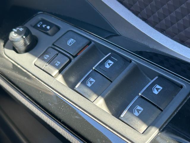 C-HR G 衝突軽減ブレーキ・純正9型ナビ・電子パーキング・シートヒーター・クルコン・ハーフレザー・ブラインドスポットモニター・バックカメラ・ETC・Bluetooth・コーナーセンサー・オートマチックハイビーム(37枚目)
