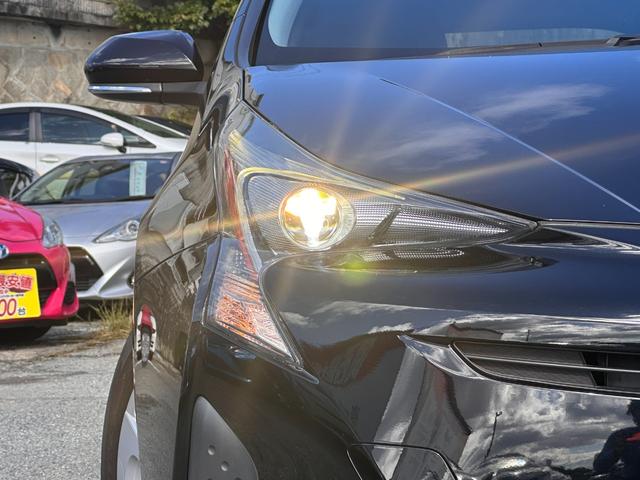 プリウス S トヨタ純正ナビ・Bカメラ・ビルトインETC・Bluetooth・LEDヘッドライト・純正AW・スマートキー・プッシュスタート・オートエアコン・ウィンカーミラー・パワーウィンドウ・アイドリングストップ(12枚目)