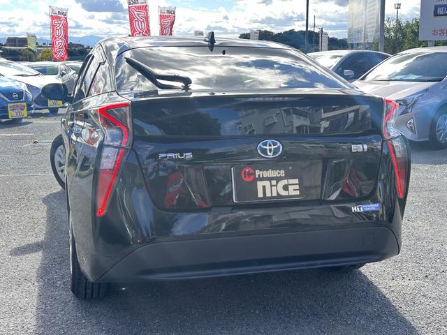プリウス S トヨタ純正ナビ・Bカメラ・ビルトインETC・Bluetooth・LEDヘッドライト・純正AW・スマートキー・プッシュスタート・オートエアコン・ウィンカーミラー・パワーウィンドウ・アイドリングストップ(17枚目)