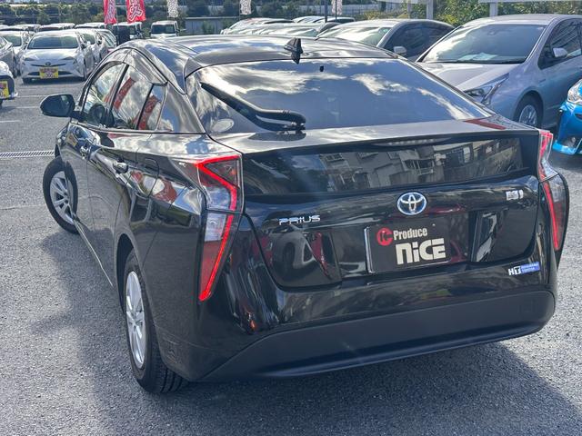 プリウス S トヨタ純正ナビ・Bカメラ・ビルトインETC・Bluetooth・LEDヘッドライト・純正AW・スマートキー・プッシュスタート・オートエアコン・ウィンカーミラー・パワーウィンドウ・アイドリングストップ(18枚目)
