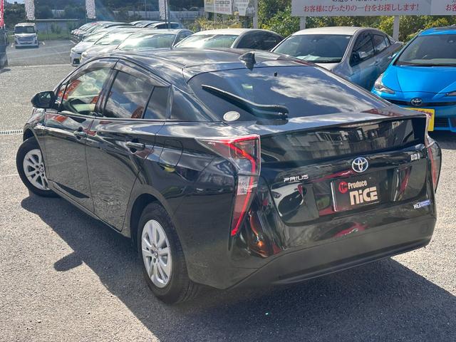 プリウス S トヨタ純正ナビ・Bカメラ・ビルトインETC・Bluetooth・LEDヘッドライト・純正AW・スマートキー・プッシュスタート・オートエアコン・ウィンカーミラー・パワーウィンドウ・アイドリングストップ(20枚目)