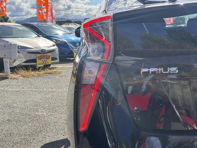 プリウス S トヨタ純正ナビ・Bカメラ・ビルトインETC・Bluetooth・LEDヘッドライト・純正AW・スマートキー・プッシュスタート・オートエアコン・ウィンカーミラー・パワーウィンドウ・アイドリングストップ(24枚目)