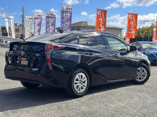 プリウス S トヨタ純正ナビ・Bカメラ・ビルトインETC・Bluetooth・LEDヘッドライト・純正AW・スマートキー・プッシュスタート・オートエアコン・ウィンカーミラー・パワーウィンドウ・アイドリングストップ(35枚目)