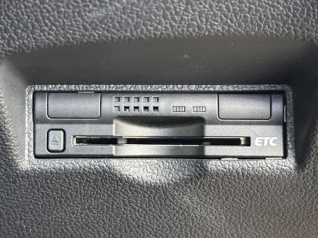 プリウス S トヨタ純正ナビ・Bカメラ・ビルトインETC・Bluetooth・LEDヘッドライト・純正AW・スマートキー・プッシュスタート・オートエアコン・ウィンカーミラー・パワーウィンドウ・アイドリングストップ(38枚目)