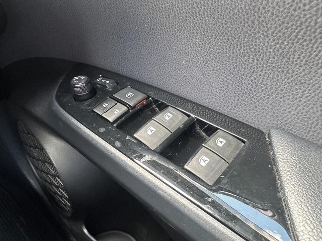 プリウス S トヨタ純正ナビ・Bカメラ・ビルトインETC・Bluetooth・LEDヘッドライト・純正AW・スマートキー・プッシュスタート・オートエアコン・ウィンカーミラー・パワーウィンドウ・アイドリングストップ(39枚目)