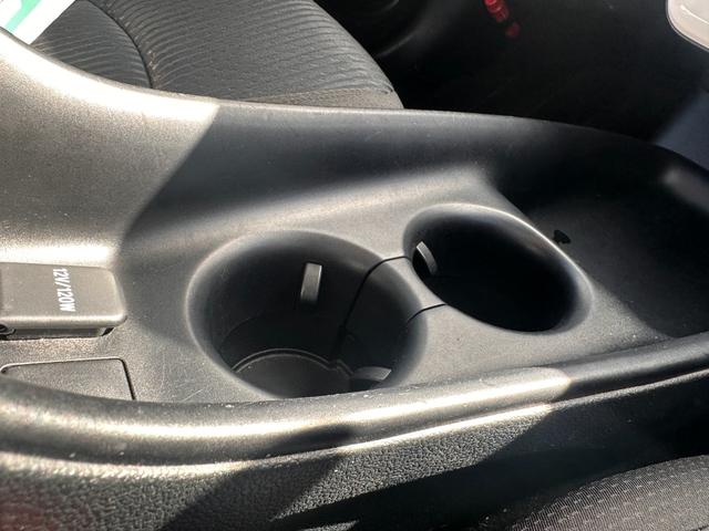 プリウス S トヨタ純正ナビ・Bカメラ・ビルトインETC・Bluetooth・LEDヘッドライト・純正AW・スマートキー・プッシュスタート・オートエアコン・ウィンカーミラー・パワーウィンドウ・アイドリングストップ(40枚目)