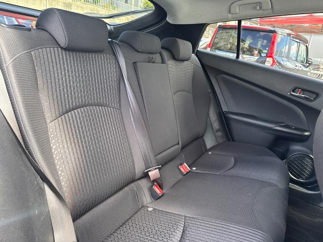 プリウス S トヨタ純正ナビ・Bカメラ・ビルトインETC・Bluetooth・LEDヘッドライト・純正AW・スマートキー・プッシュスタート・オートエアコン・ウィンカーミラー・パワーウィンドウ・アイドリングストップ(55枚目)